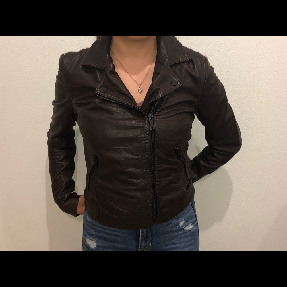 I am selling DKNY leather jacket - Picture 2 of 4